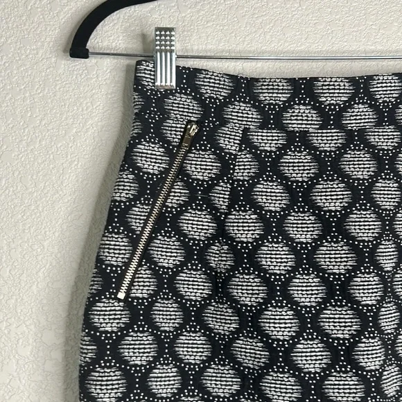 H&M Black with White Circle Print Business Midi Skirt Size 6 - Picture 2 of 5